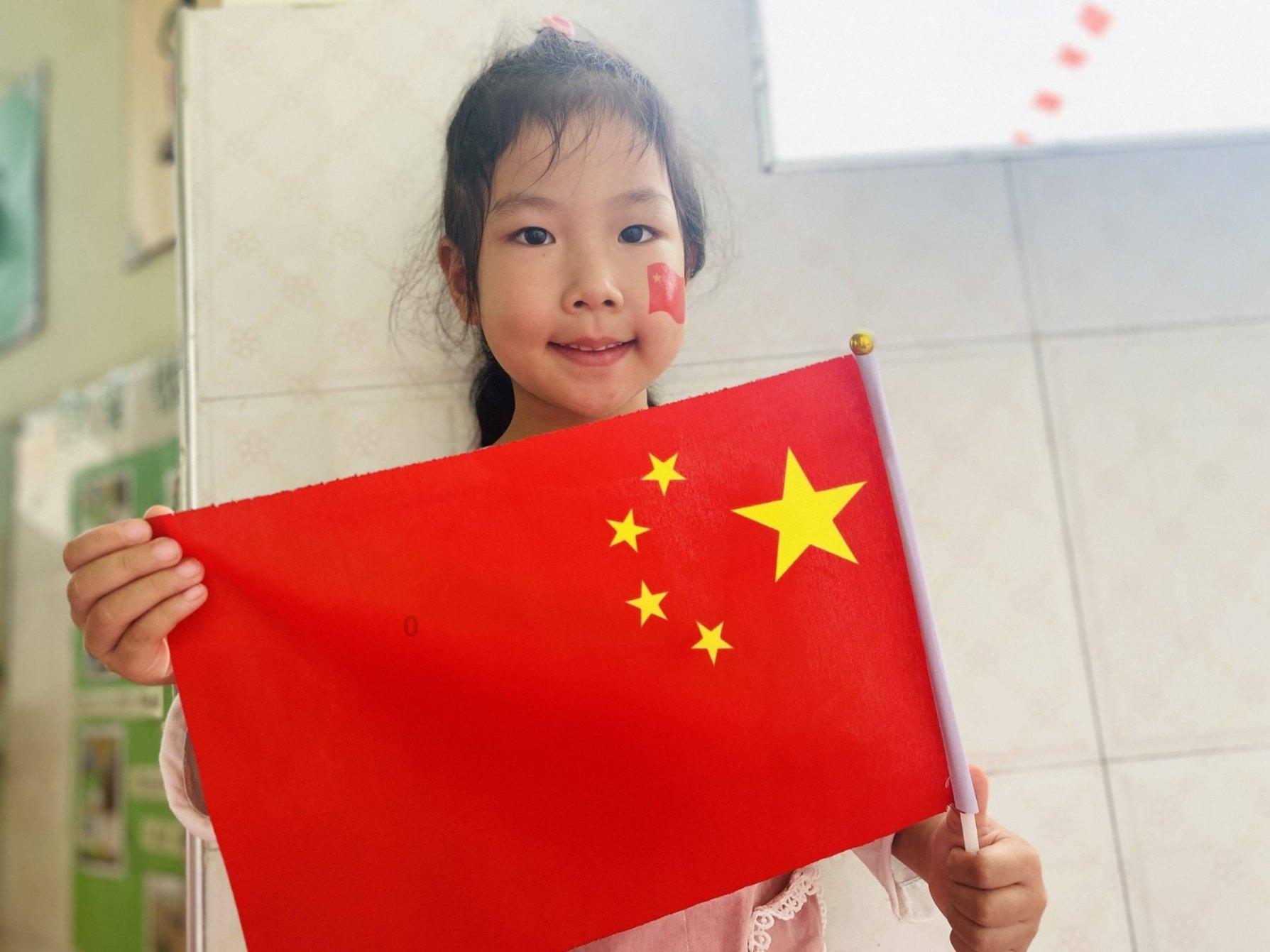 女子下单全国18省外卖半年吃出200多次异物，涉嫌敲诈勒索